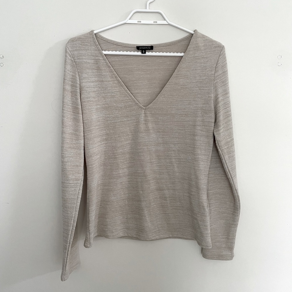 Dynamite Sweater V-neck